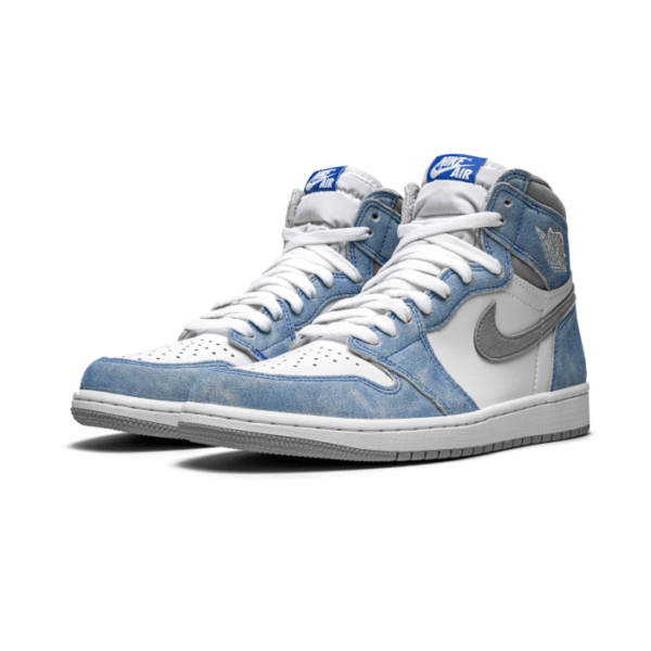 HYPER ROYAL