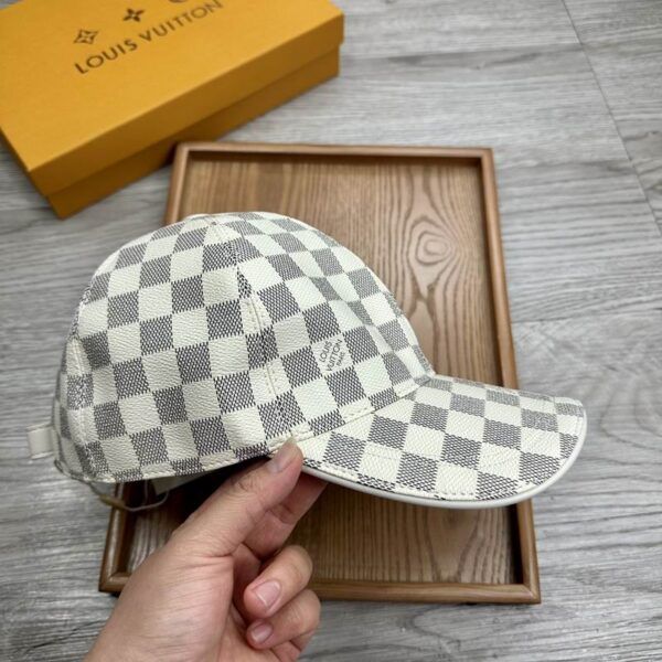 LV caps